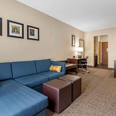 Comfort Suites Auburn Near I-69 Bagian luar foto