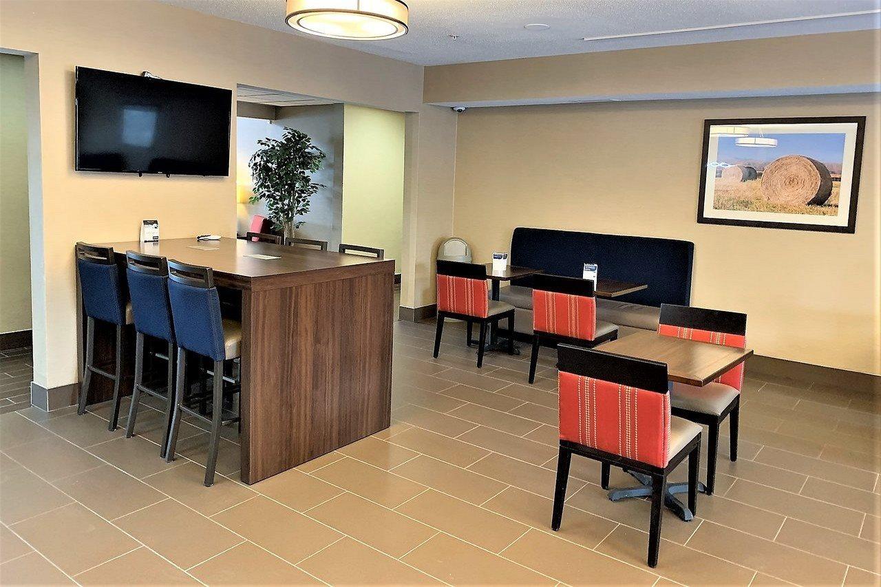 Comfort Suites Auburn Near I-69 Bagian luar foto