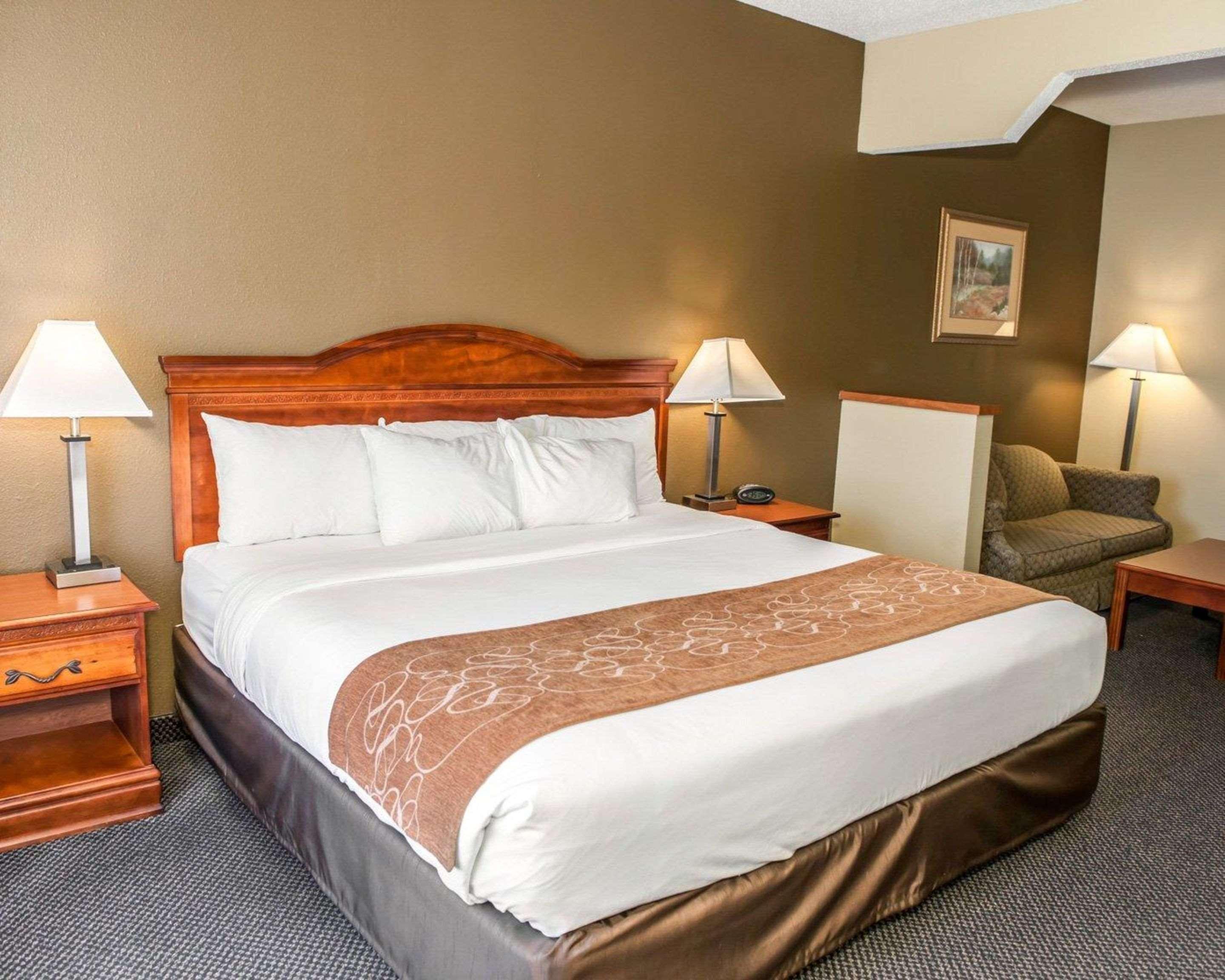 Comfort Suites Auburn Near I-69 Bagian luar foto