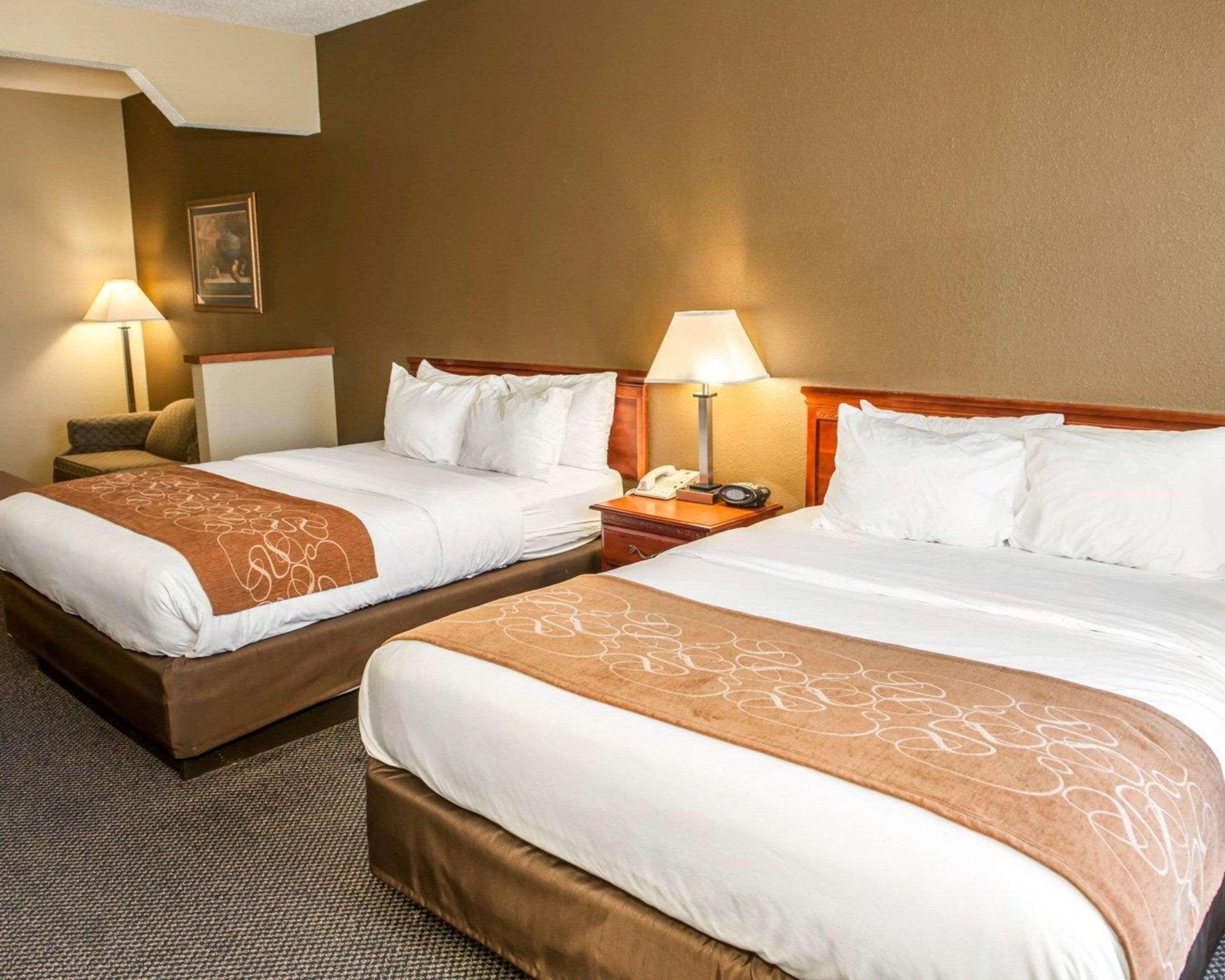 Comfort Suites Auburn Near I-69 Bagian luar foto