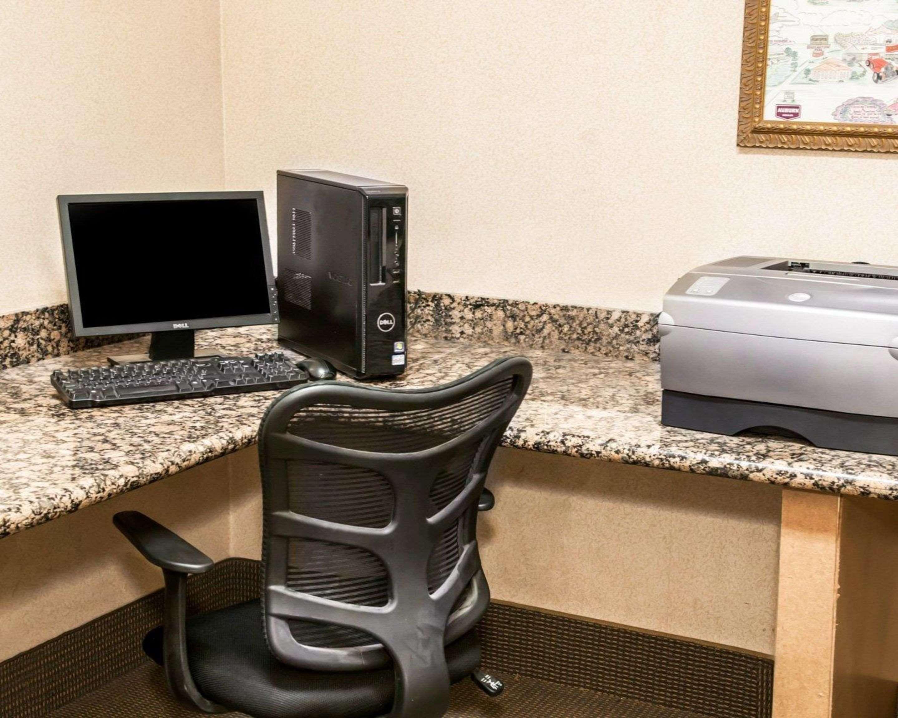 Comfort Suites Auburn Near I-69 Bagian luar foto