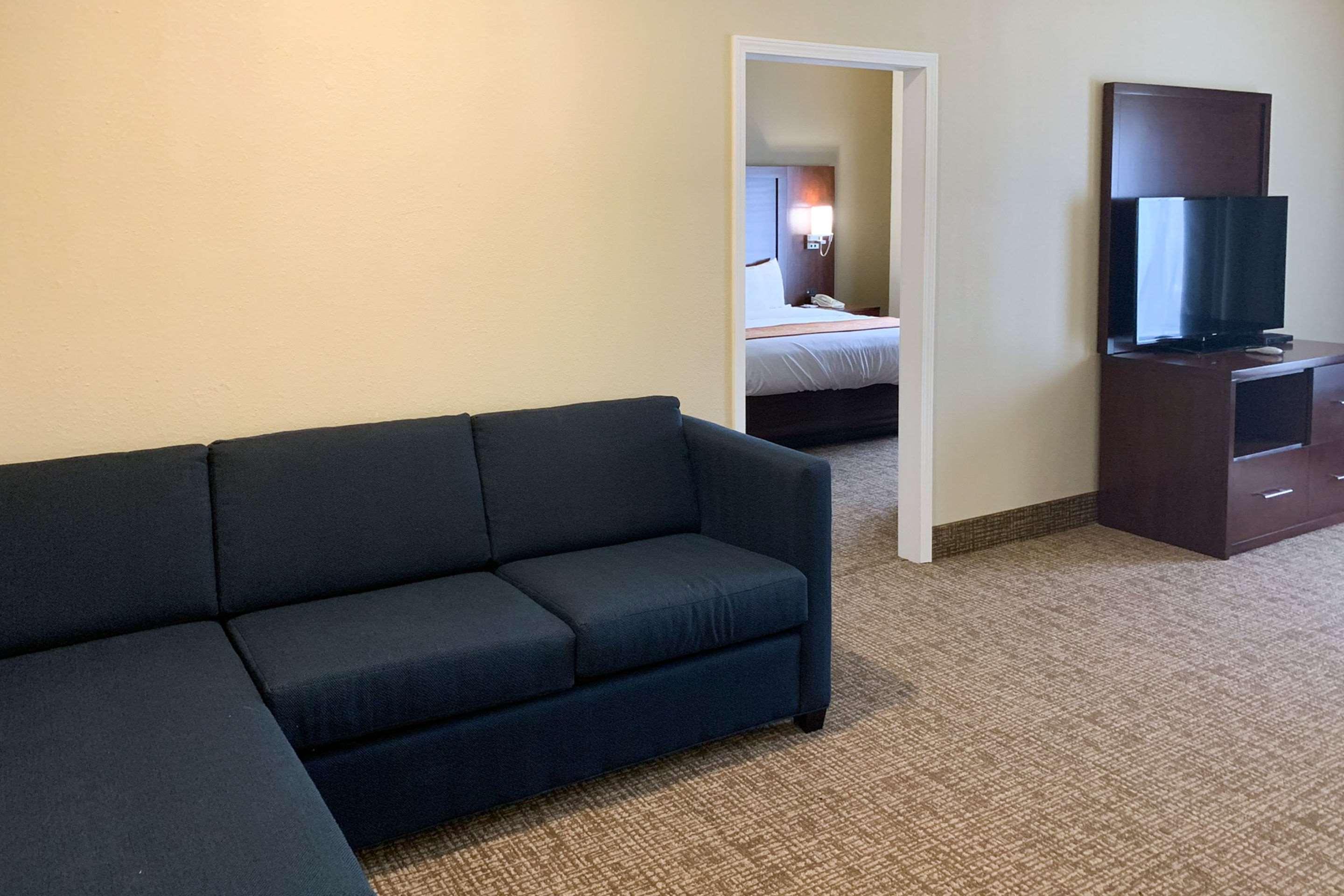 Comfort Suites Auburn Near I-69 Bagian luar foto