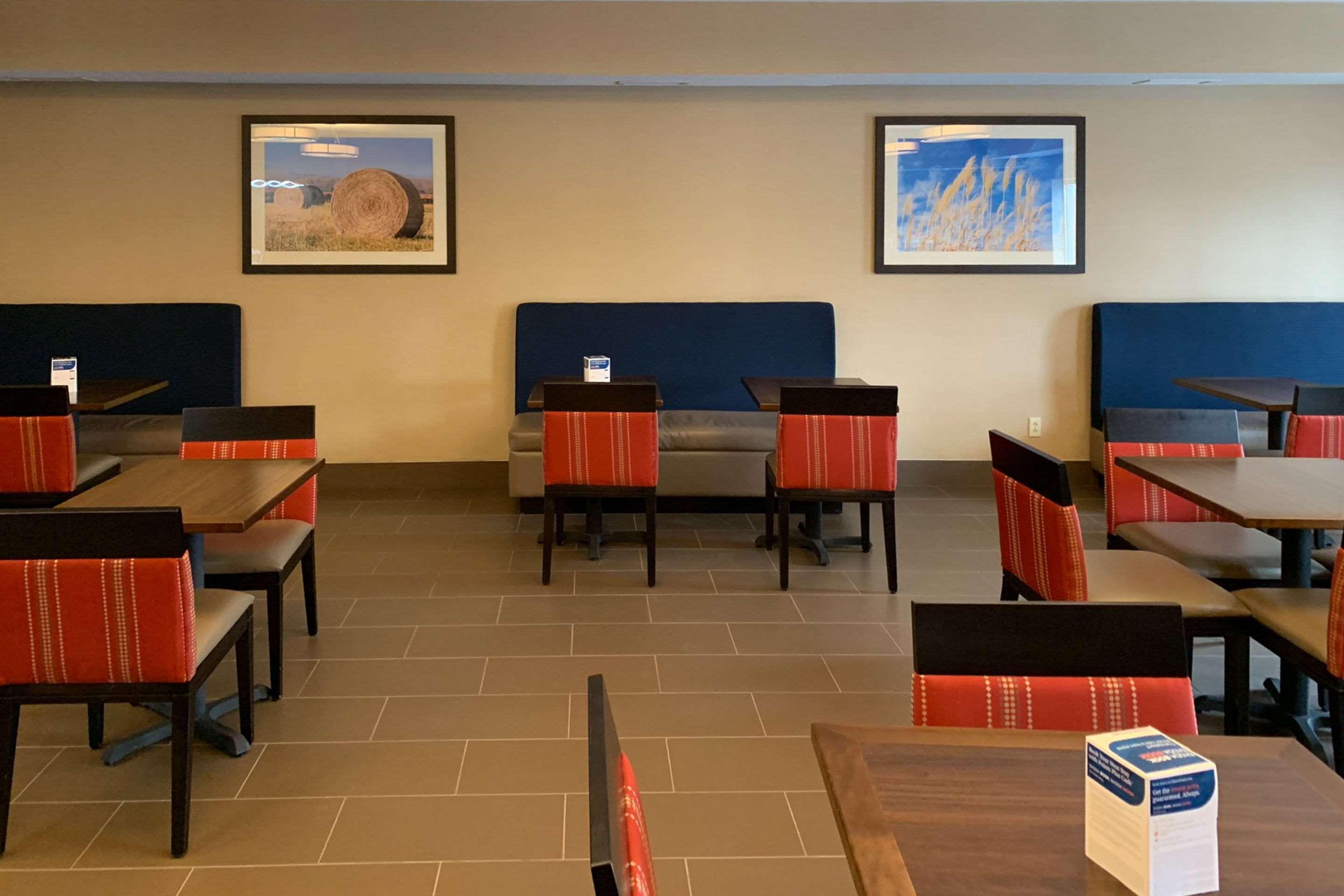 Comfort Suites Auburn Near I-69 Bagian luar foto