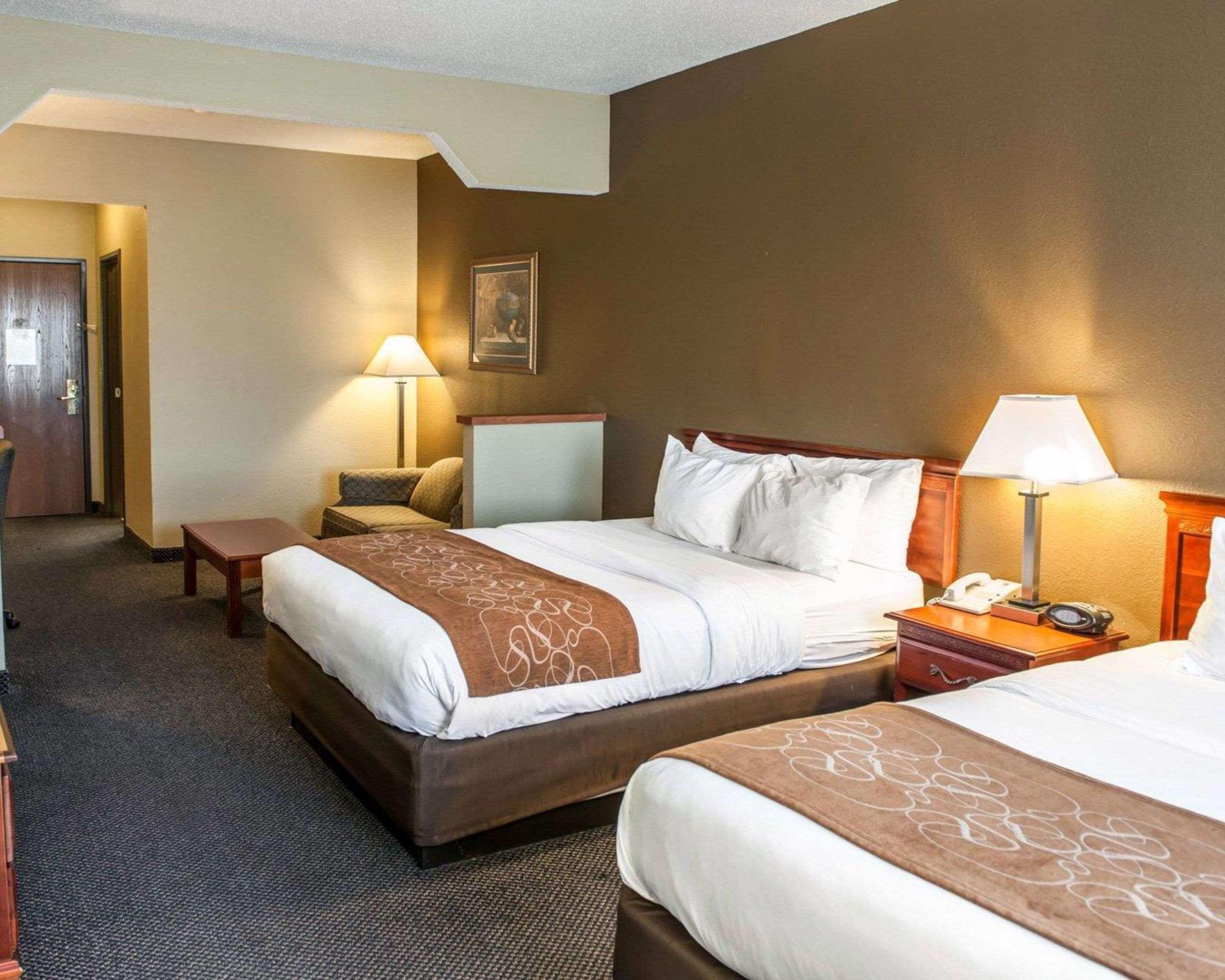 Comfort Suites Auburn Near I-69 Bagian luar foto