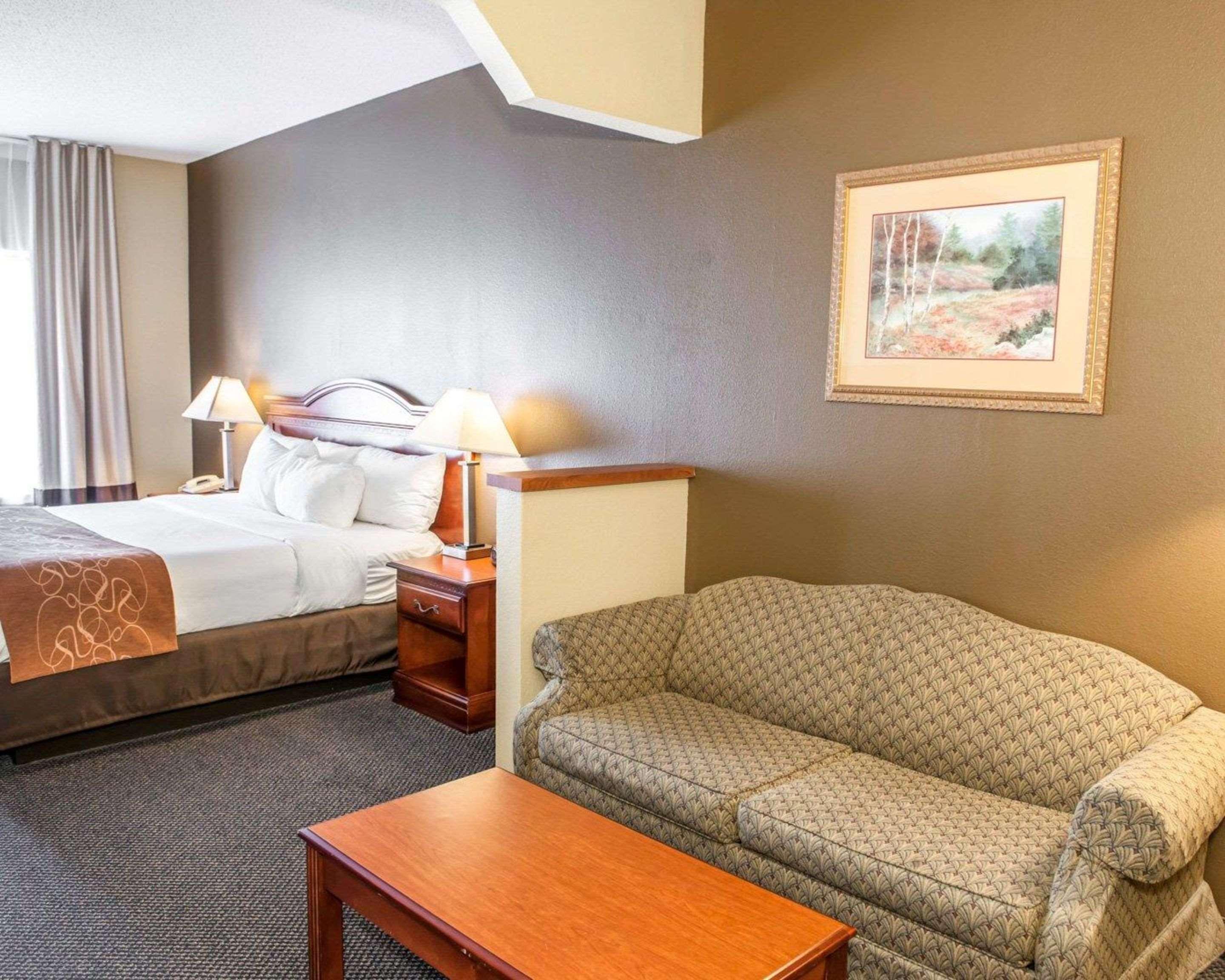 Comfort Suites Auburn Near I-69 Bagian luar foto