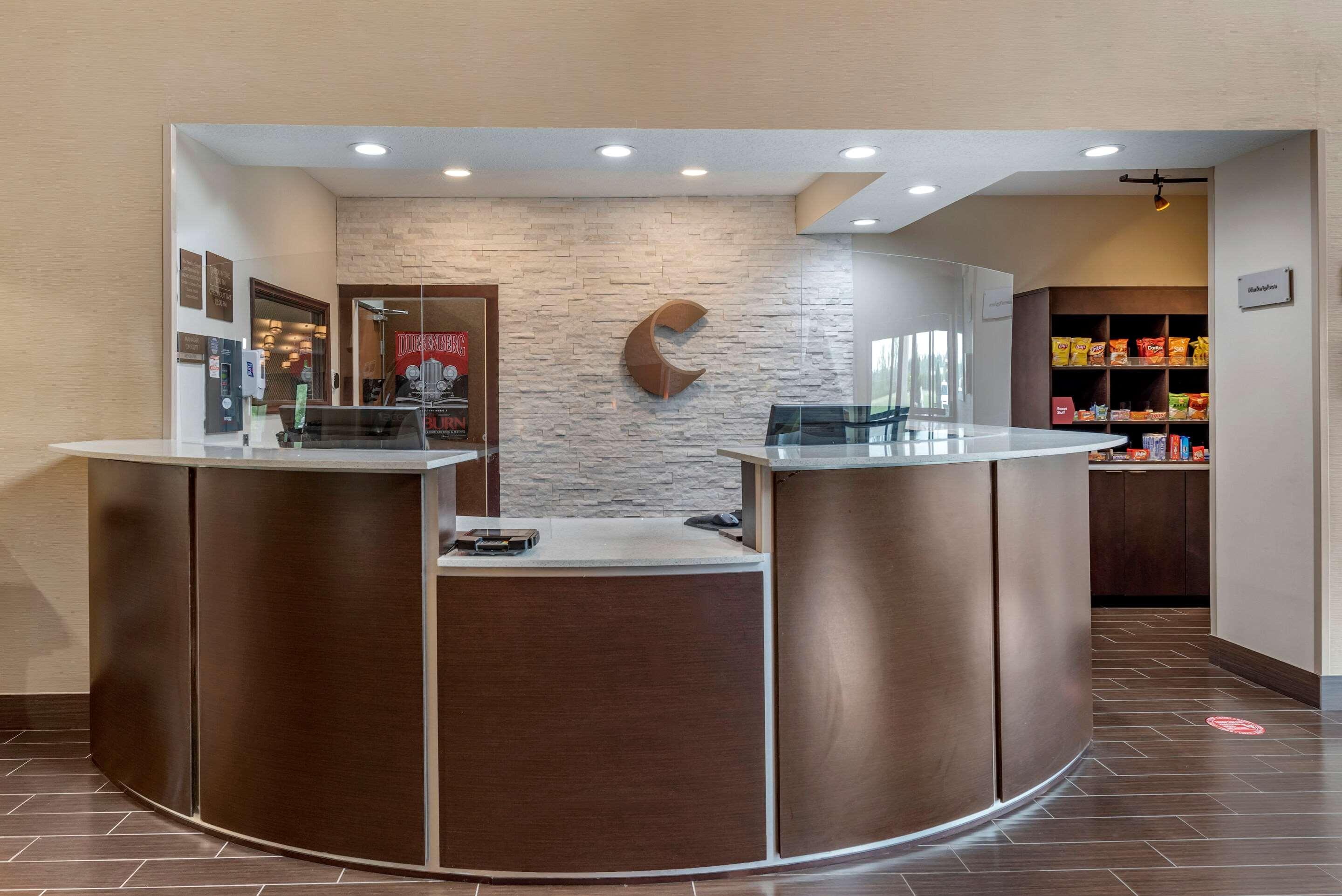 Comfort Suites Auburn Near I-69 Bagian luar foto